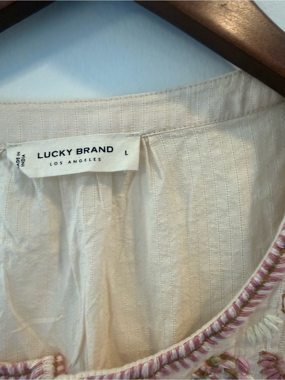 NWT Super cute!! Lucky Brand Cream Embroidered Top - Picture 3 of 6